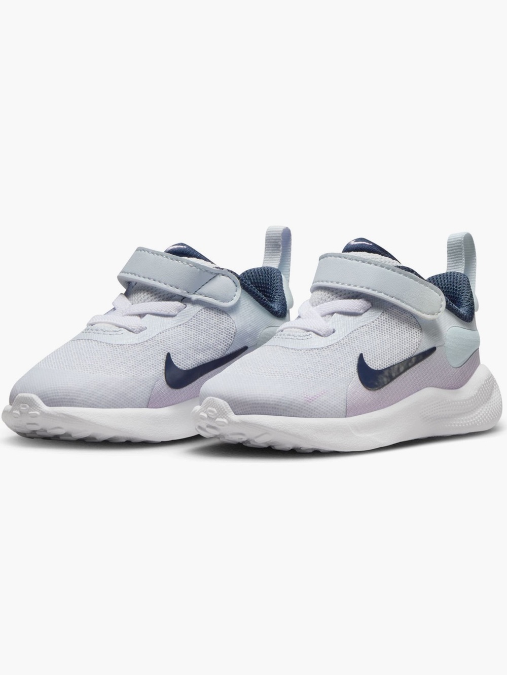 Nike Revolution 7 Sneaker
